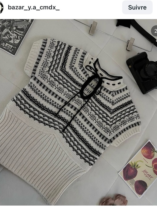 Zara Cream and Black V-Neck Cropped Knit Sweater - Picture 2 of 5